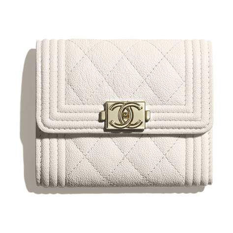 chanel boy flag wallet|Chanel boy wallet price.